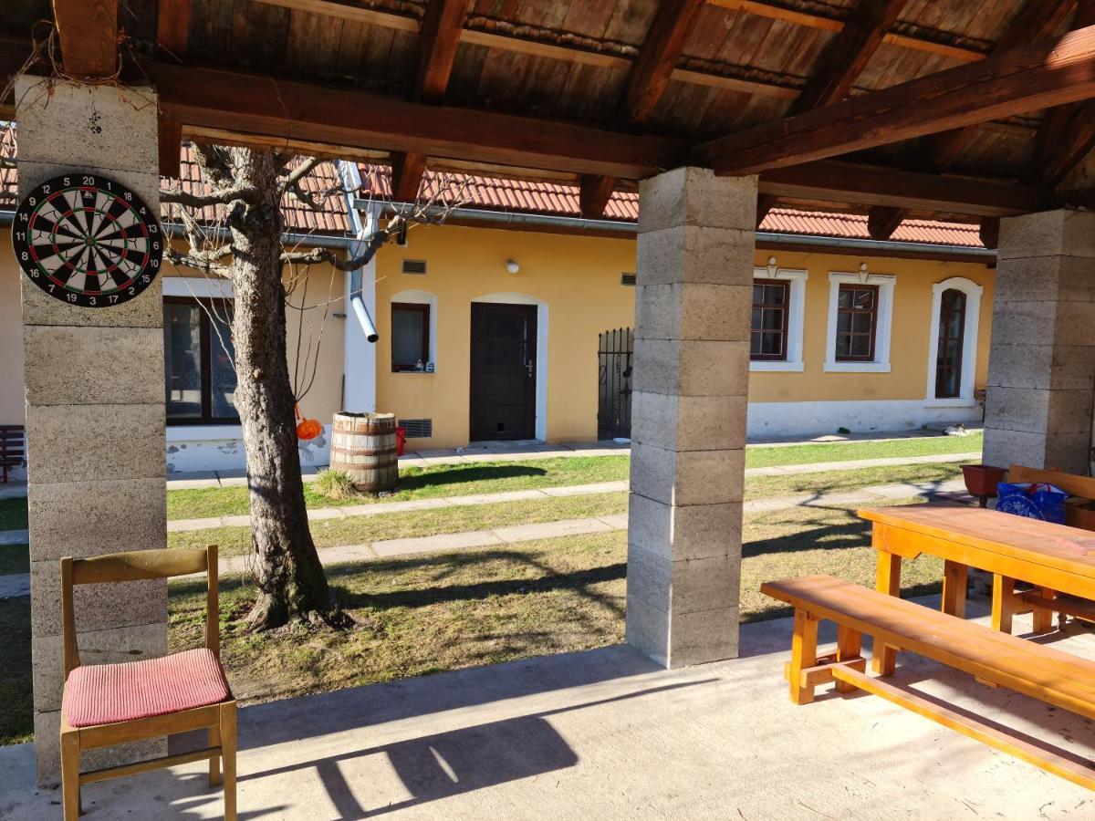 Penzion Larix Blatnica Exterior foto
